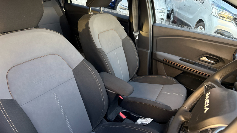 Dacia Jogger 1.6 HEV Extreme 5dr Auto Hybrid Estate